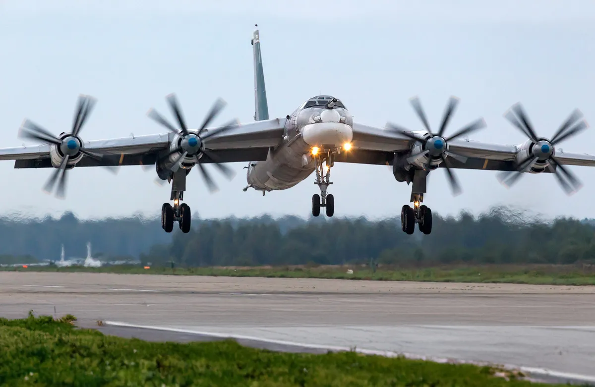Orosz Tu-95-ös bombázók szálltak fel Ukrajna felé