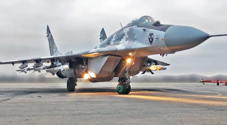 Military Watch Magazine: Orosz sugárhajtású drónok támadtak ukrán MiG-29-es vadászgépeket a repülőtéren felszállás közben: a harmadik MiG-et megsemmisítették 2026. június 28.