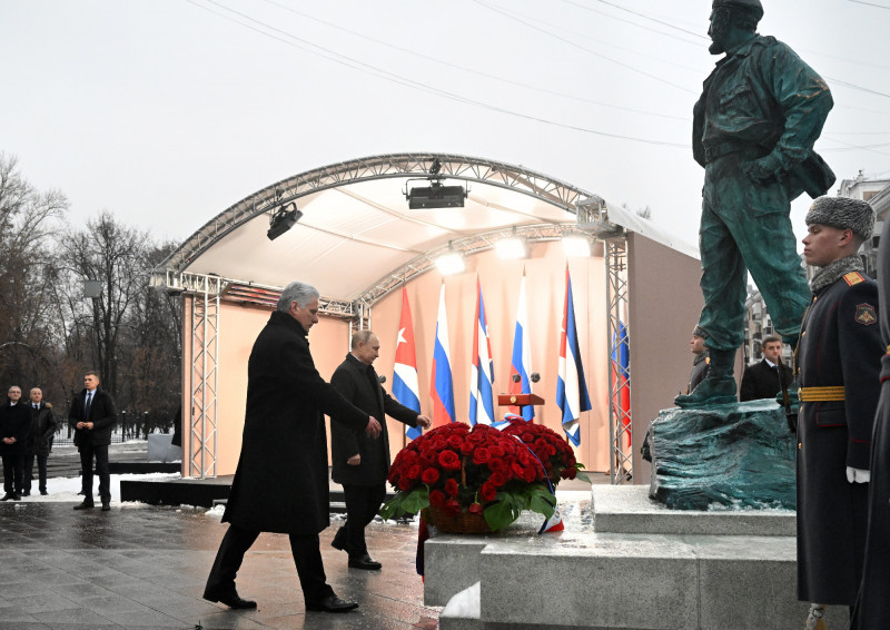 Felavatták Fidel Castro emlékművét Moszkvában